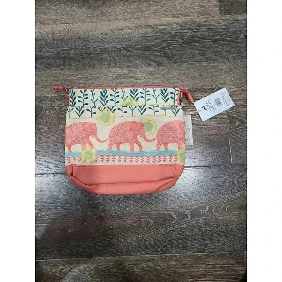 Capri designs elephant clutch‎ - Picture 1 of 4
